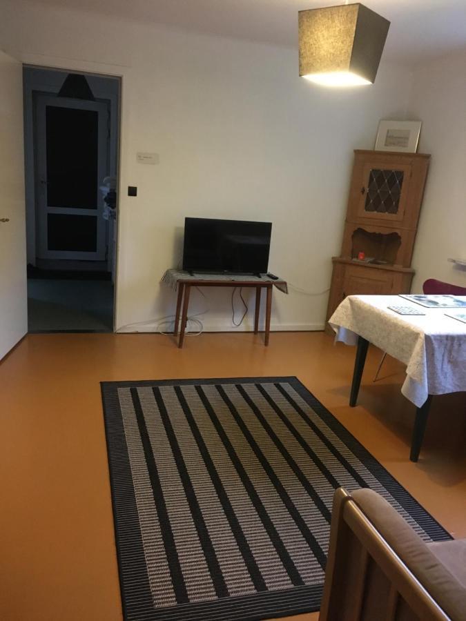 Roligt Centralt Beliggende Lejlighed I Τόρσχαβν Εξωτερικό φωτογραφία
